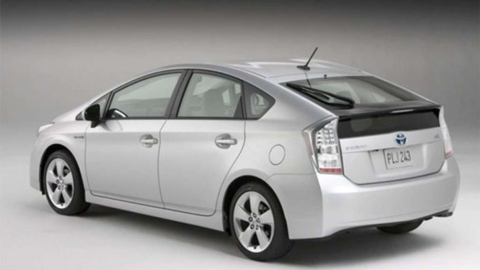 Reasons Why Hybrid Cars Are Becoming Popular On Our Roads And Their Main Disadvantages