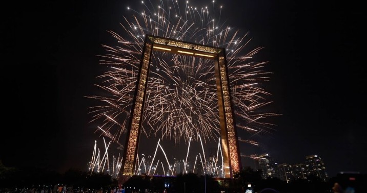 Large-DET_New Near_Dubai Frame